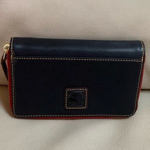Dooney & Bourke Florentine Lg Zip Around Wallet